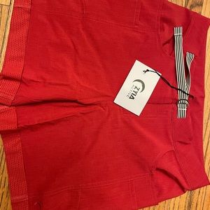 ZYIA  active shorts XS red
